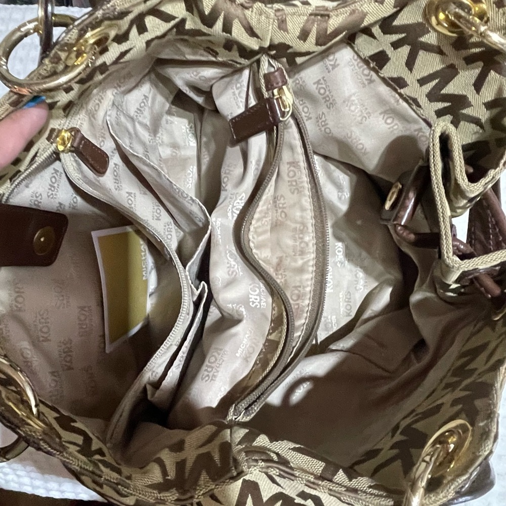 Purse - Picture 3 of 3